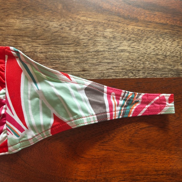 Victoria’s Secret Bikini Top Like New! Tropical Print Size Small - Picture 6 of 13